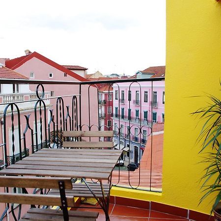 Lisbon Sloped Ceiling Apartment Exterior photo